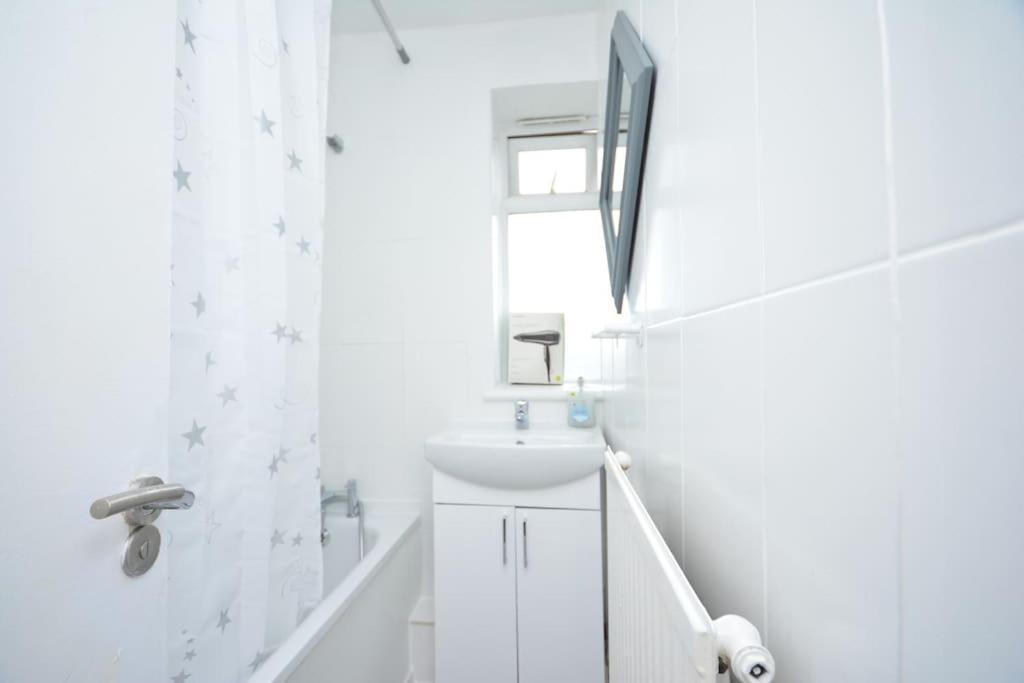 London Zone2 Classic 3 Bedroom Exterior photo